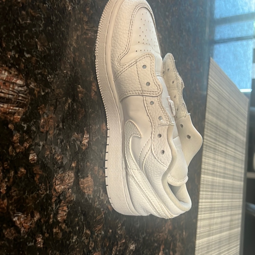 Jordan 1 Low White